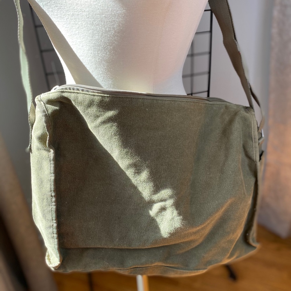 Origins large canvas messenger bag, EUC - Picture 6 of 6